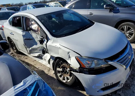 2015 Nissan Sentra S z USA, uszkodzony, nr VIN 3N1AB7AP1FL680475